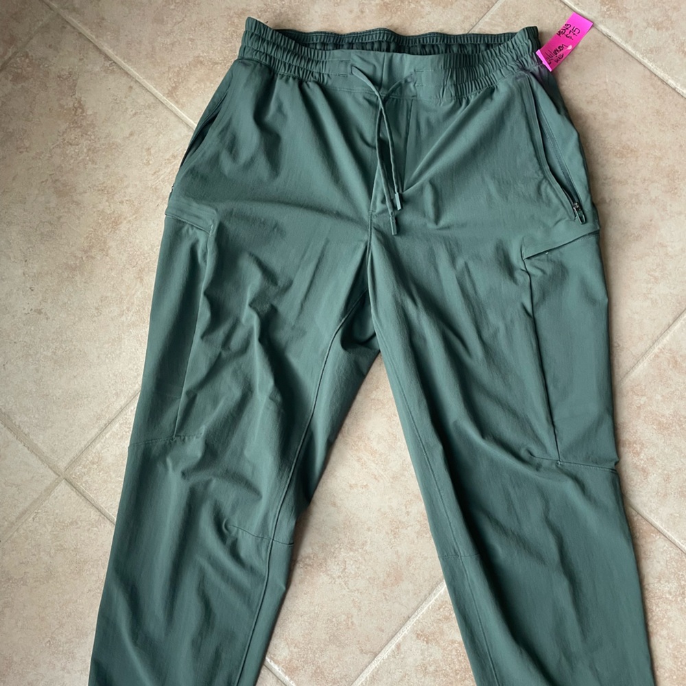 Men’s Lululemon License to Train Cargo Pants